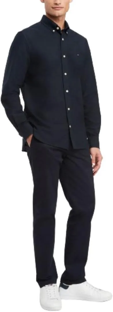 Tommy Hilfiger Men's Long Sleeve Button Down Oxford Shirt in Regular Fit